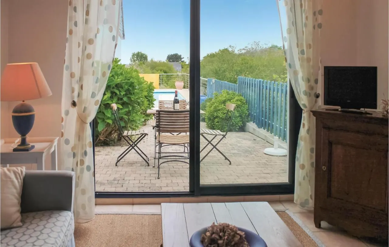 Lovely Home In Cadouarn With Wifi Séné