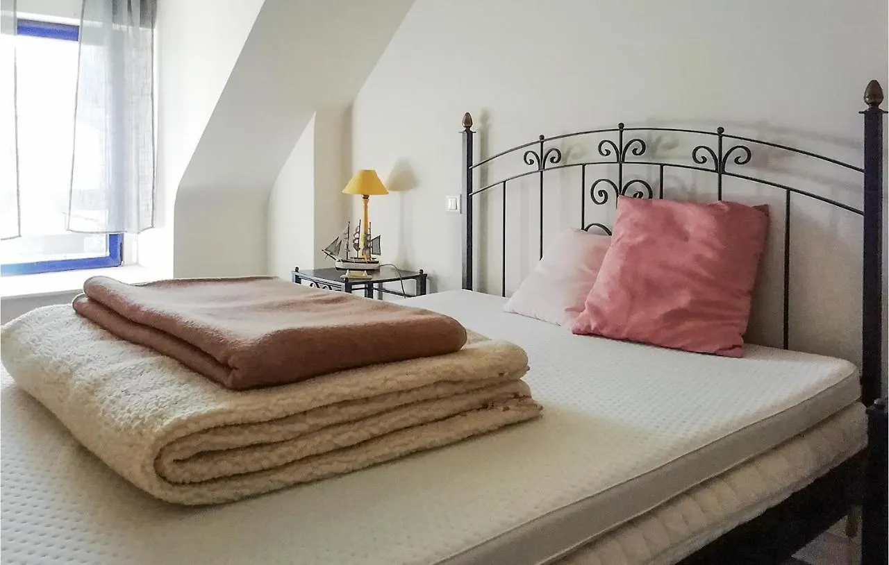 Tatil Evi Lovely Home In Cadouarn With Wifi