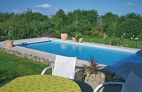 Lovely Home In Cadouarn With Wifi 0*, Séné Fransa